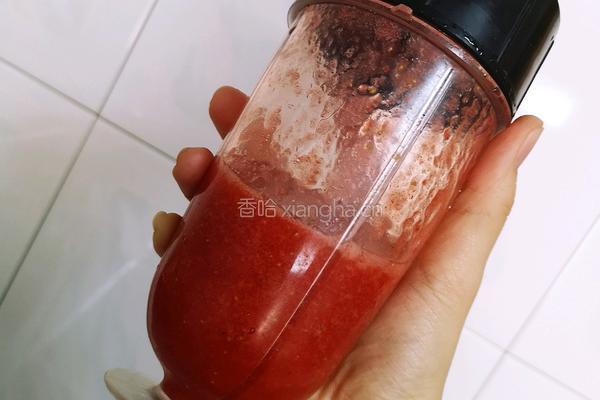 草莓慕斯蛋糕的做法图解3
