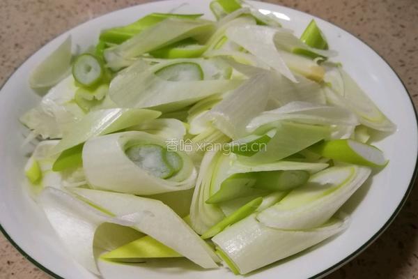 葱爆羊肉的做法图解1