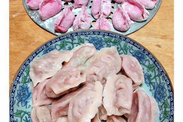荠菜猪肉饺子-火龙果面的做法图解9