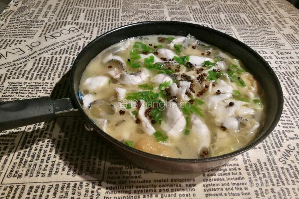 椒麻鱼片的做法图解1