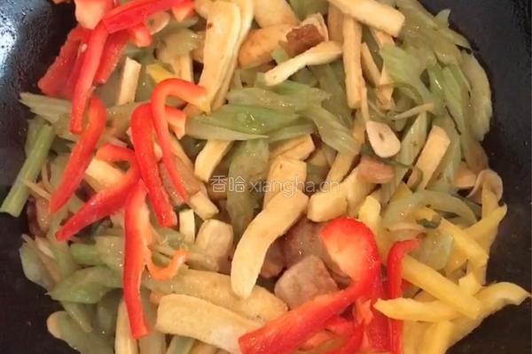五花肉爆炒香干西芹的做法图解11