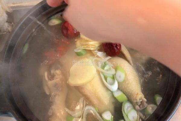 菌菇滋补鸡汤的做法图解3