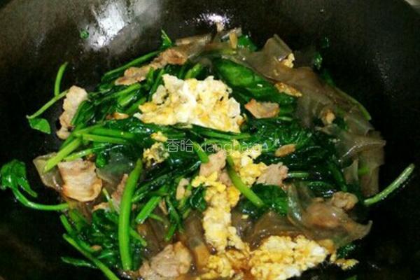 粉条鸡蛋炖菠菜的做法图解5