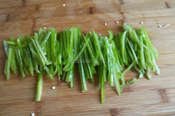新文美食 尖椒肉丝的做法图解7
