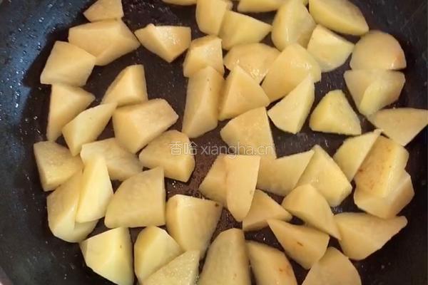 香煎孜然土豆的做法图解2