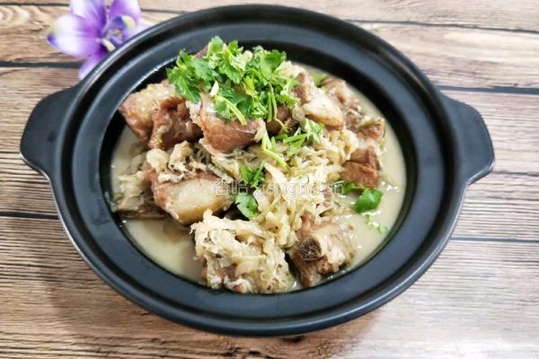 排骨炖酸菜的做法图解20