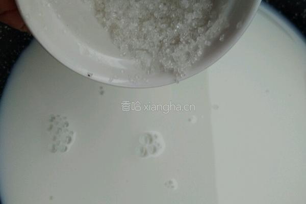 脆皮炸鲜奶的做法图解2