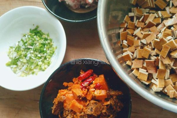 炸豆腐干（麻辣米线里面的那种豆腐干）的做法图解2