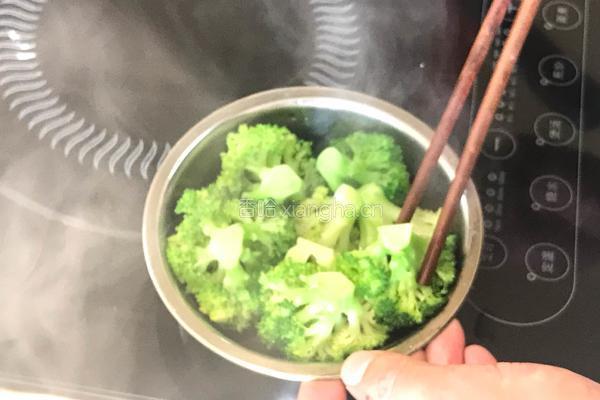蚝油西兰花的做法图解3