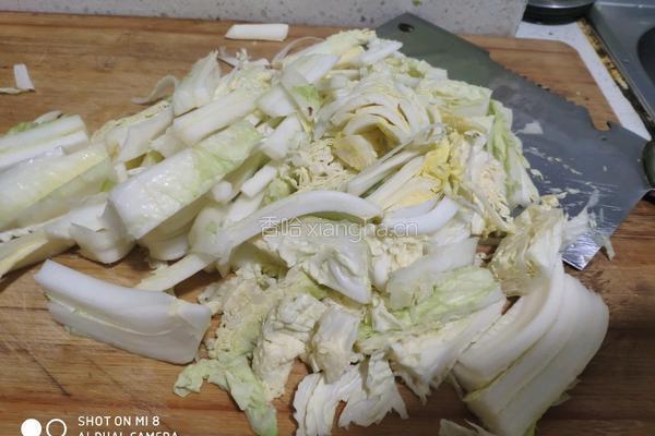 醋溜白菜的做法图解1