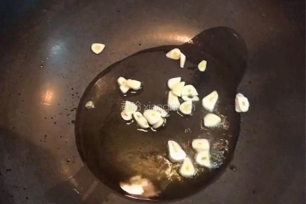 黑木耳炒山药（清肠美食）的做法图解2