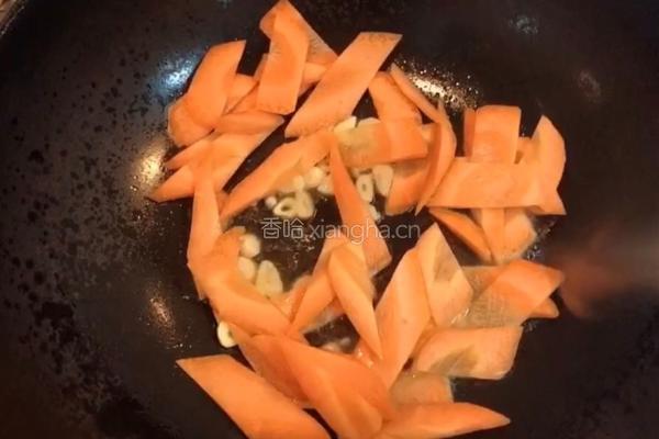 黑木耳炒山药（清肠美食）的做法图解3