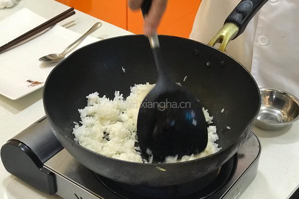 福建海鲜炒饭的做法图解5