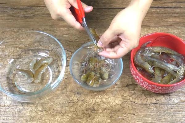 泰式香芒甜辣虾的做法图解1