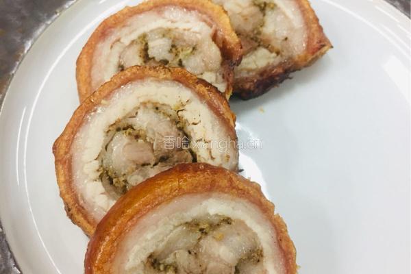 脆皮猪肉卷Roasted crispy pork belly