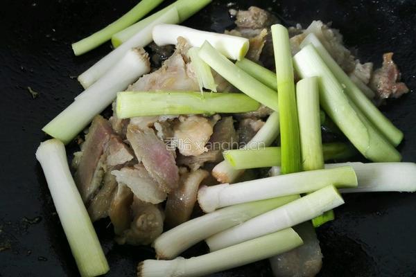 大蒜炒猪头肉的做法图解4