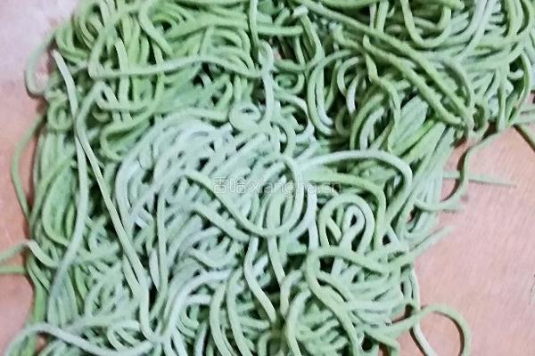 菠菜面条的做法图解6