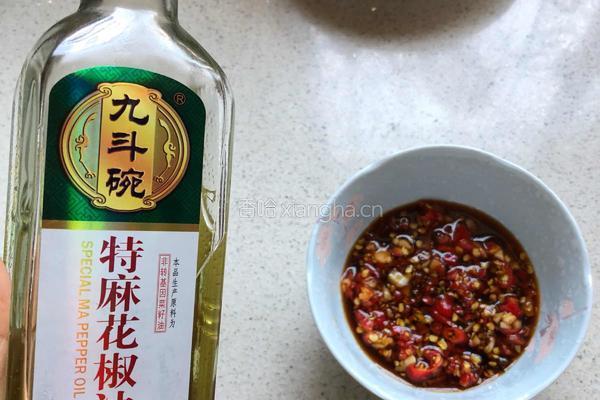 酸辣开胃拍黄瓜的做法图解4