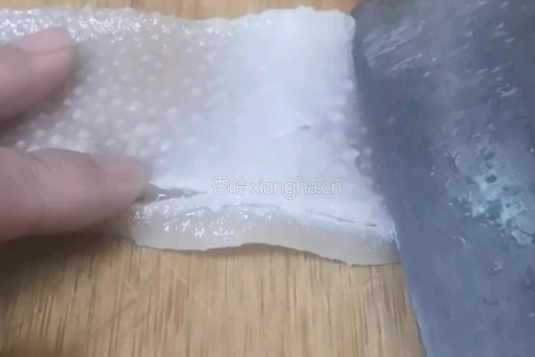 双色猪皮冻的做法图解3
