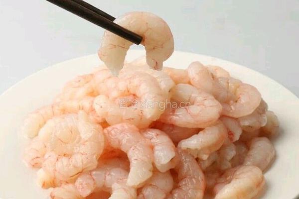 酸甜虾仁的做法图解1