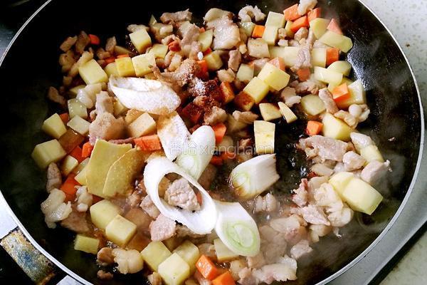 土豆焖饭的做法图解5