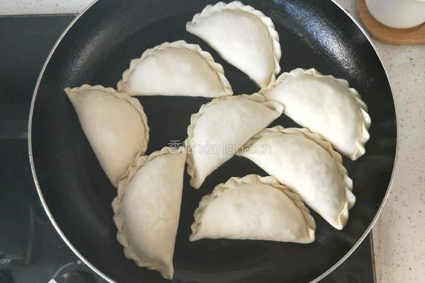 韭菜盒子的做法图解22