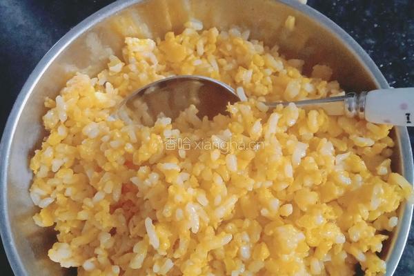 粒粒金黄蛋炒饭（一人份）的做法图解5