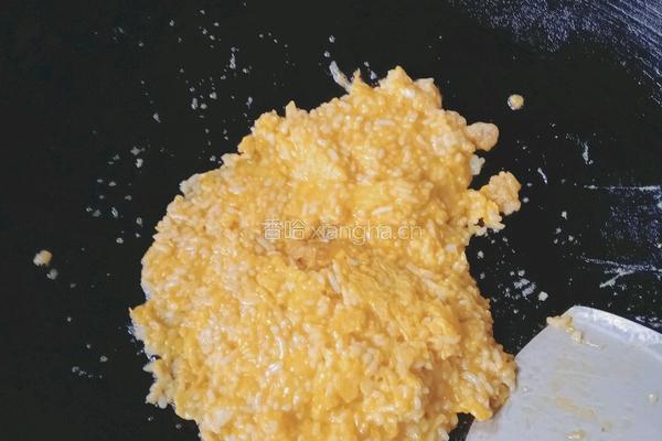 粒粒金黄蛋炒饭（一人份）的做法图解4