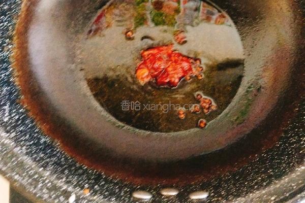青椒胡萝卜炒藕片的做法图解2