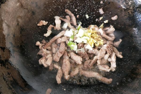 蟹味菇炒肉的做法图解11