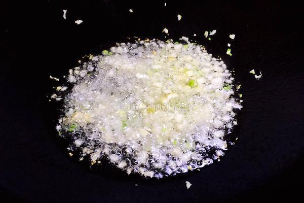 蒜蓉粉丝蒸扇贝的做法图解10