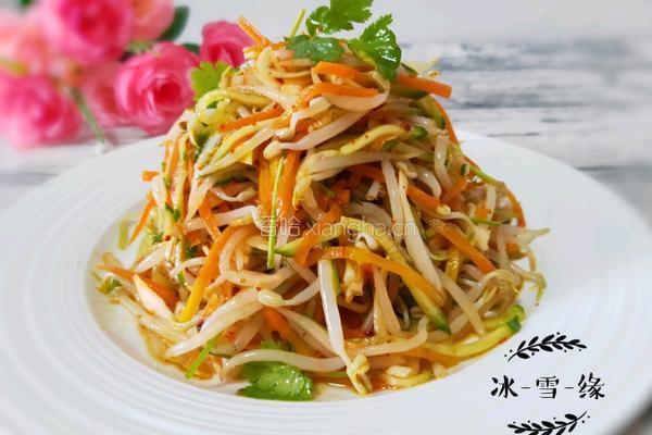 凉拌豆芽的做法图解1