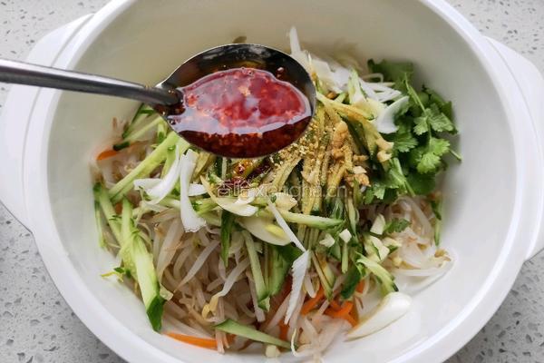 凉拌豆芽的做法图解6