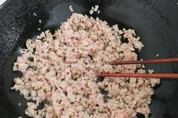 猪肉馅饺子的做法图解3