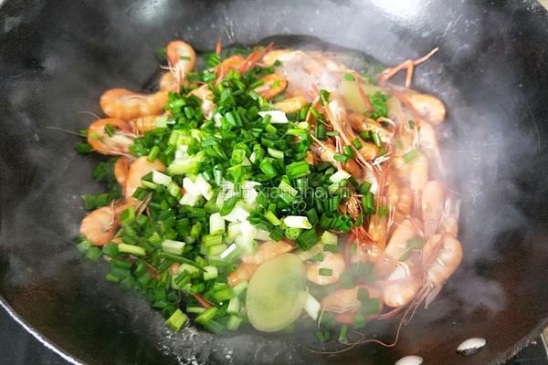 小葱盐水虾的做法图解7
