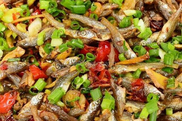 香辣小鱼干的做法图解7