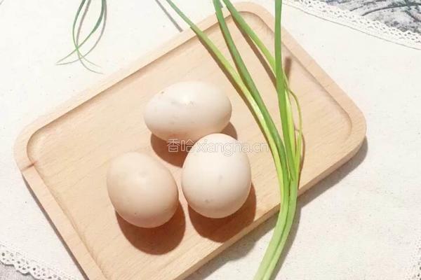 （正月十五闹元宵）豌豆尖炒鸡蛋的做法图解1