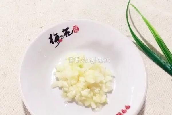 （正月十五闹元宵）豌豆尖炒鸡蛋的做法图解3