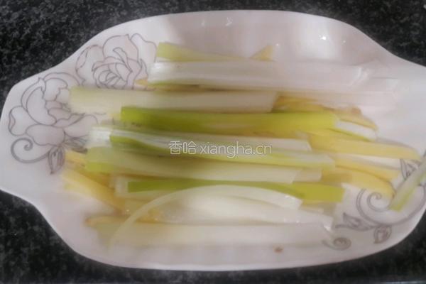 清蒸鱿鱼的做法图解2