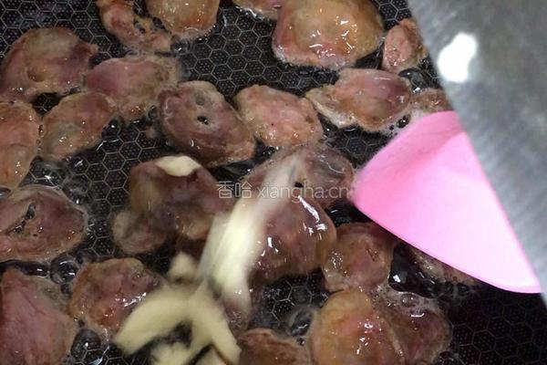 荷兰豆炒香肠的做法图解8