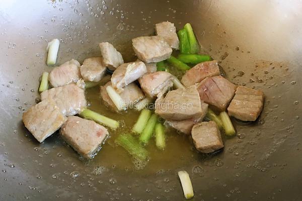 【正月十五闹元宵】里脊肉炖芋艿的做法图解3
