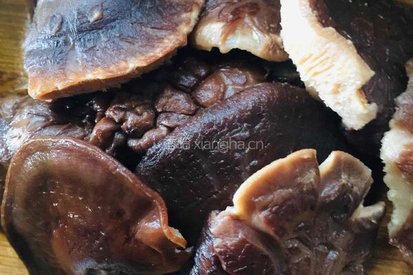 香菇猪肉饺子的做法图解2