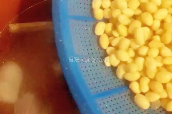（正月十五闹元宵）咸鸭炖黄豆的做法图解8