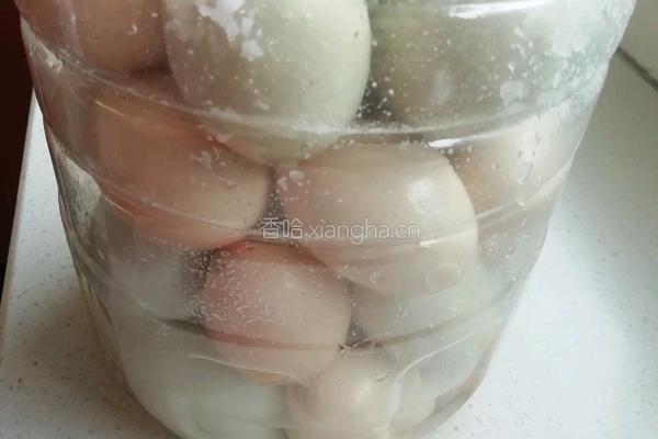 咸鸡蛋的做法图解4