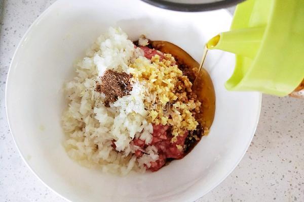  圆葱羊肉水饺的做法图解8