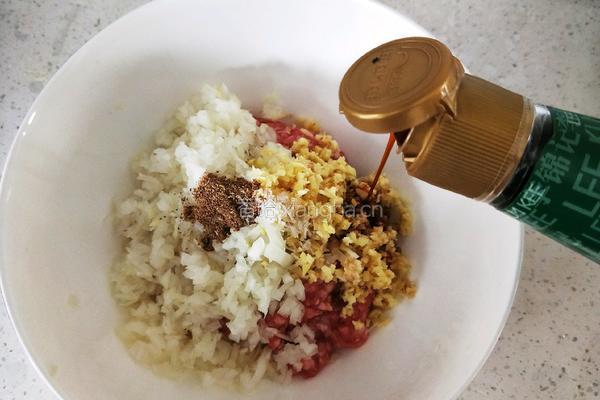  圆葱羊肉水饺的做法图解10