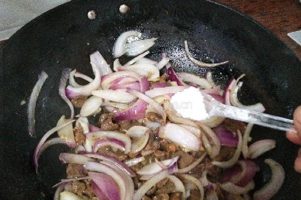洋葱炒牛肉的做法图解13