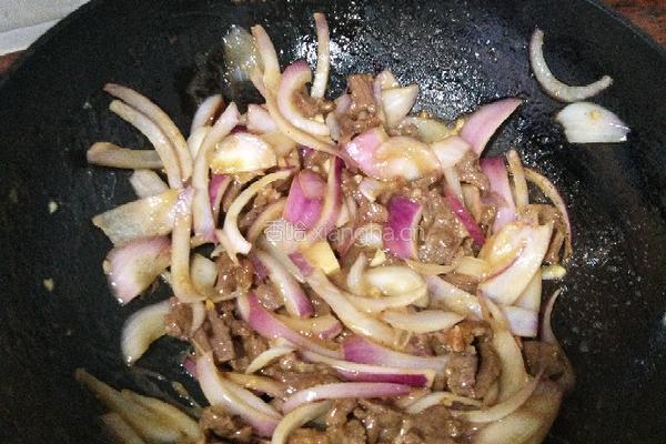 洋葱炒牛肉的做法图解15
