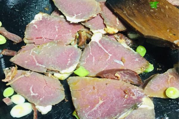 酱牛肉炒青椒的做法图解4