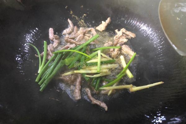 西红柿蒜苔肉丝面的做法图解8